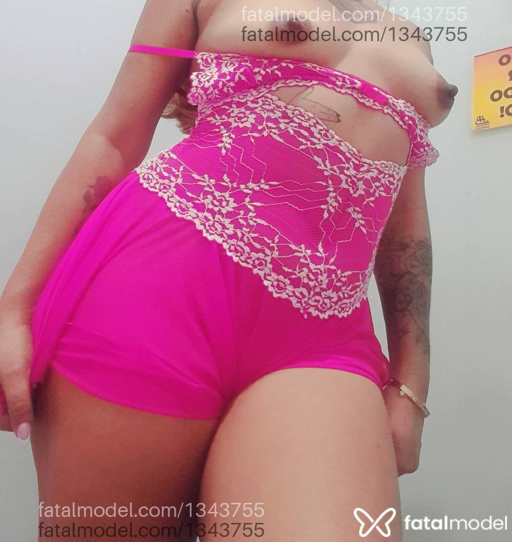 Acompanhante mulher loira (o) de olhos castanhos - Yasmin