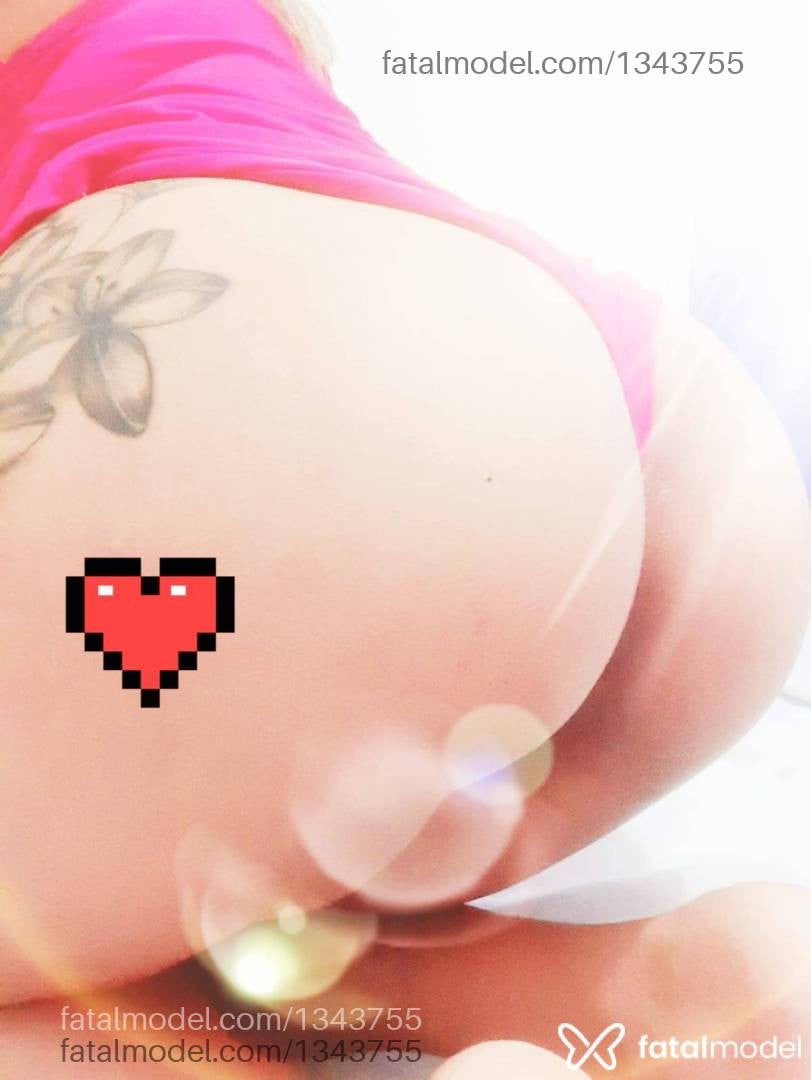 Acompanhante mulher loira (o) de olhos castanhos - Yasmin