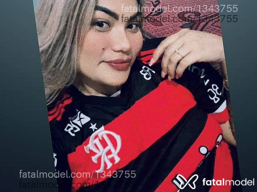 Acompanhante mulher loira (o) de olhos castanhos - Yasmin