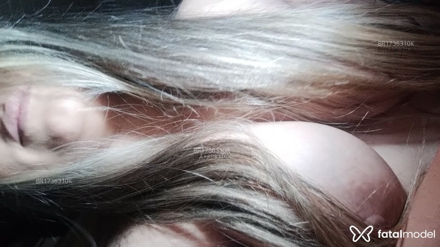 Acompanhante mulher com cabelo castanho de olhos mel em Torres Acompanhante mulher com cabelo castanho de olhos mel em Torres - Flavinha
