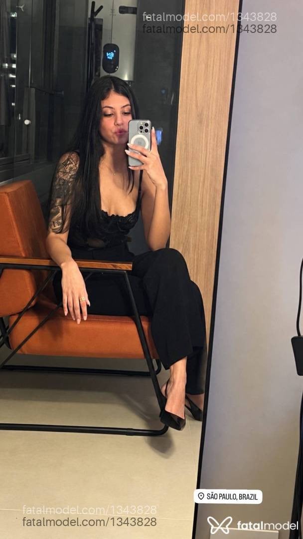 Acompanhante mulher morena (o) de olhos castanhos - Maria Eduarda