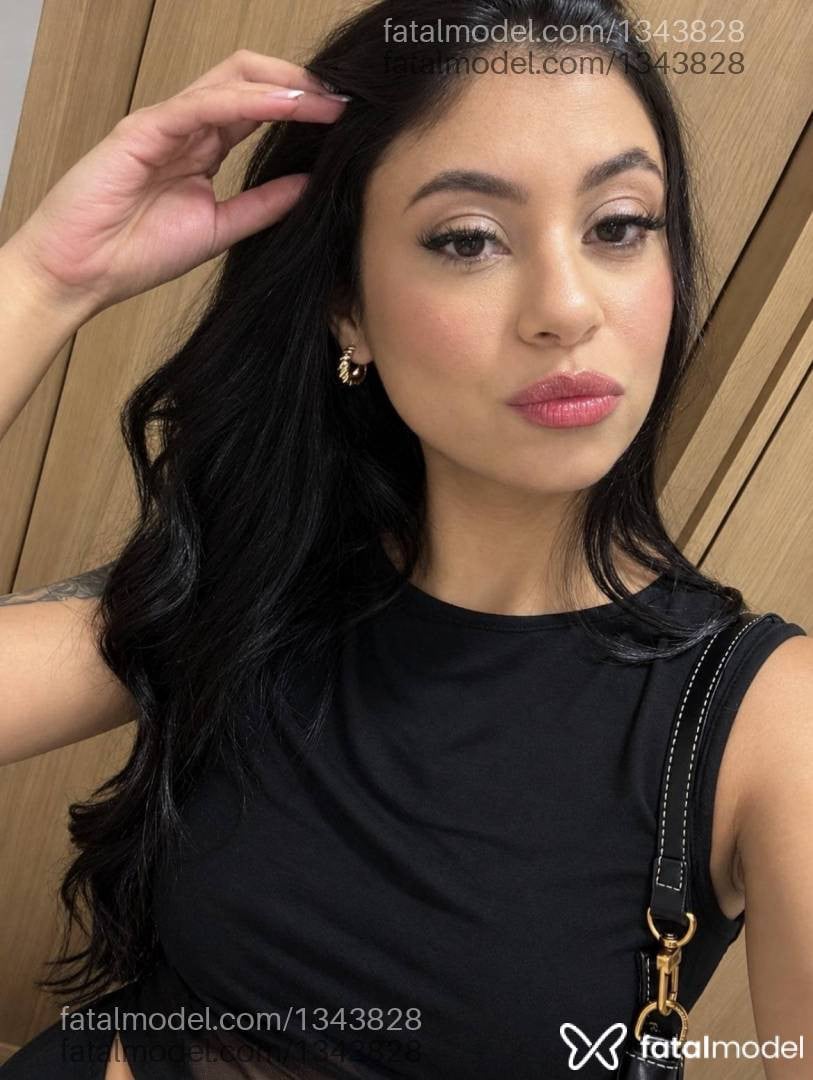 Acompanhante mulher morena (o) de olhos castanhos - Maria Eduarda