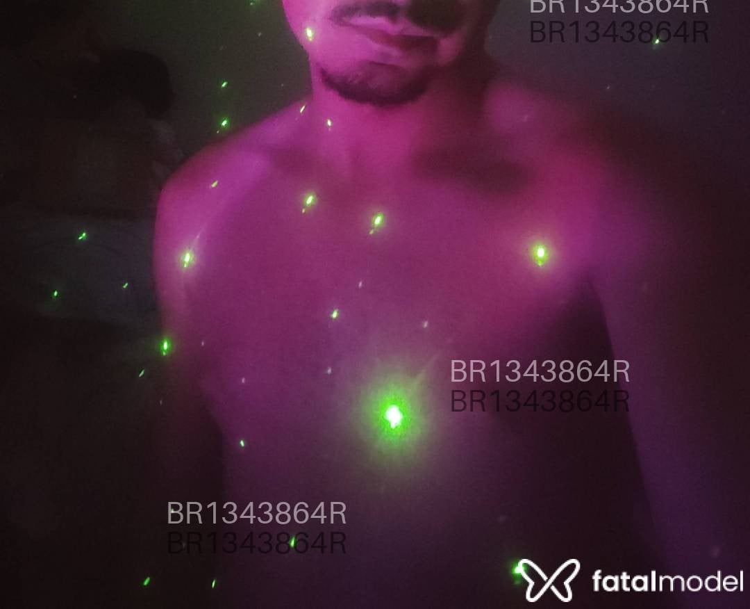 Acompanhante homem com cabelo castanho de olhos castanhos em Itaperuna Acompanhante homem com cabelo castanho de olhos castanhos em Itaperuna - PirataQuente
