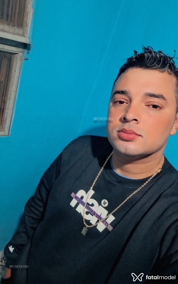 Acompanhante homem morena (o) de olhos castanhos em Porto Alegre - Douglas