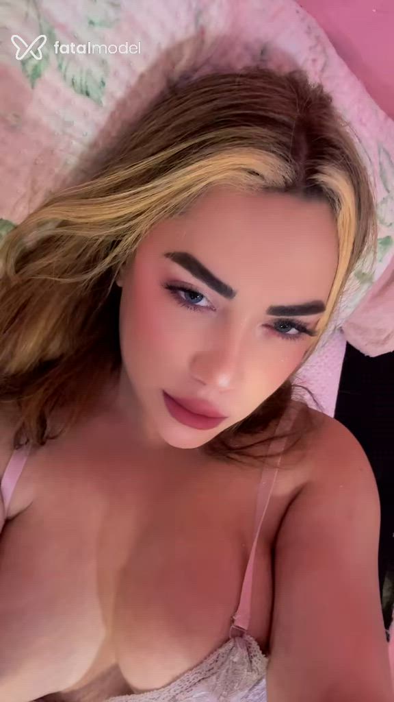 Acompanhante travesti morena (o) de olhos castanhos - Brenda Alves