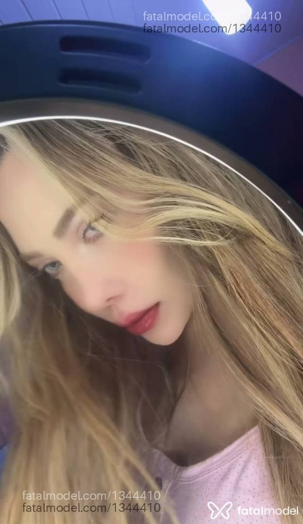 Acompanhante travesti morena (o) de olhos castanhos - Brenda Alves