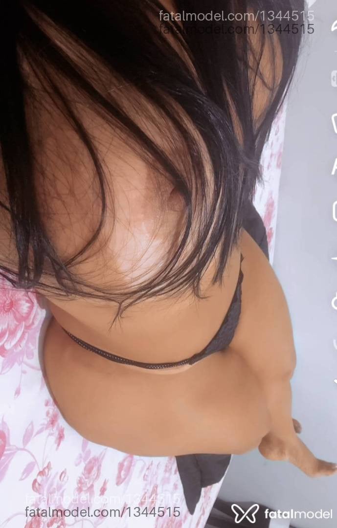 Acompanhante mulher com cabelo castanho de olhos mel - Kamila liz
