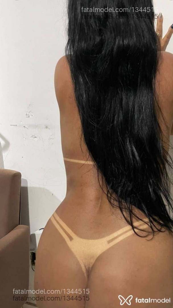 Acompanhante mulher com cabelo castanho de olhos mel - Kamila liz
