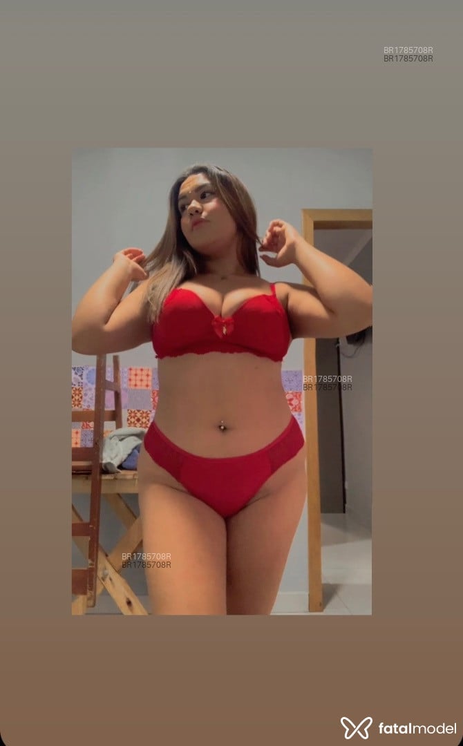Acompanhante mulher com cabelo castanho de olhos castanhos em São José - Melissa