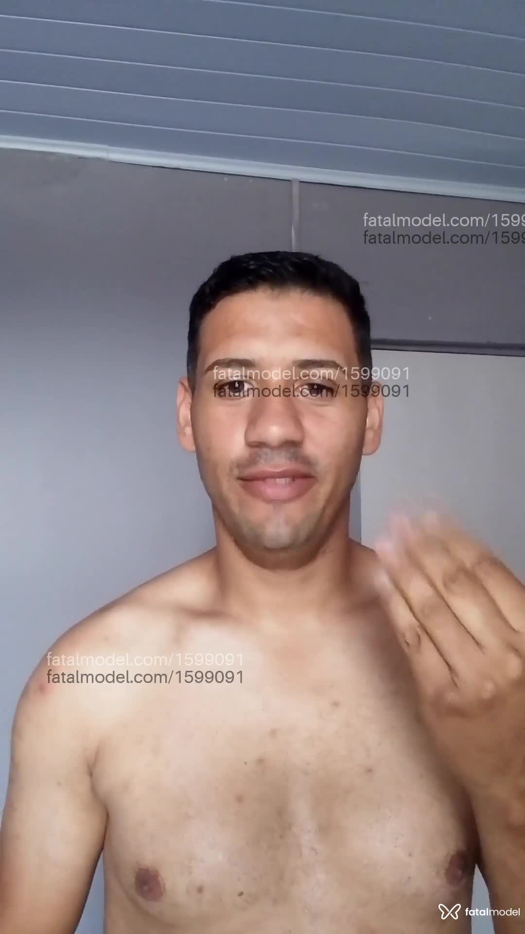 Acompanhante homem com cabelo castanho de olhos castanhos em Virtual Acompanhante homem com cabelo castanho de olhos castanhos em Virtual - Arthur