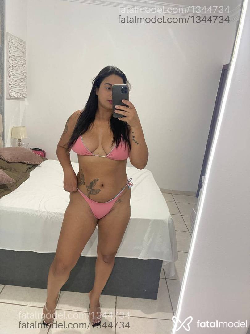 Acompanhante mulher morena (o) de olhos pretos - Débora Selles