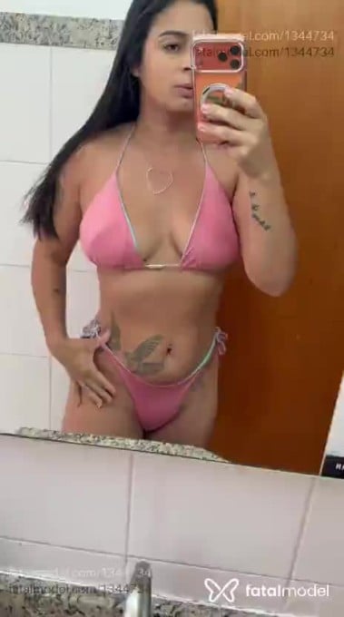 Acompanhante mulher morena (o) de olhos pretos em Nova Serrana - Débora Selles