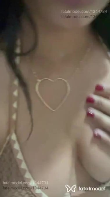 Acompanhante mulher morena (o) de olhos pretos em Nova Serrana - Débora Selles