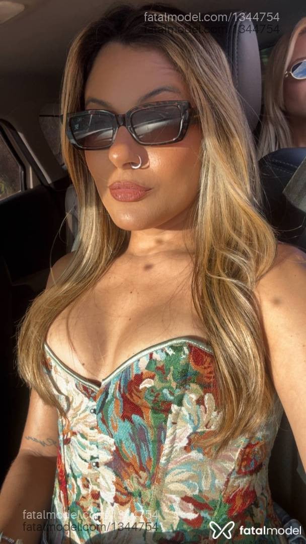 Acompanhante mulher loira (o) de olhos castanhos em Palmas - Bianca Magno