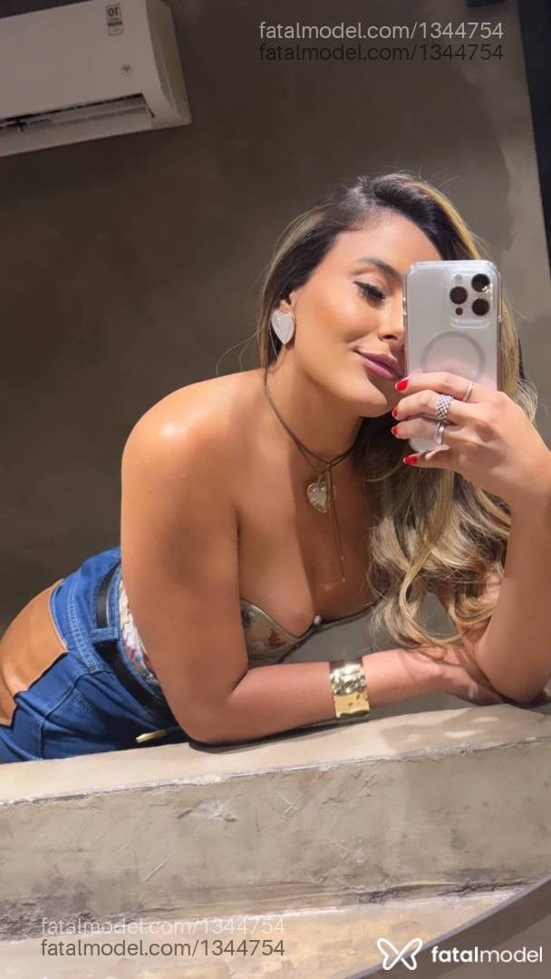 Acompanhante mulher loira (o) de olhos castanhos em Palmas - Bianca Magno