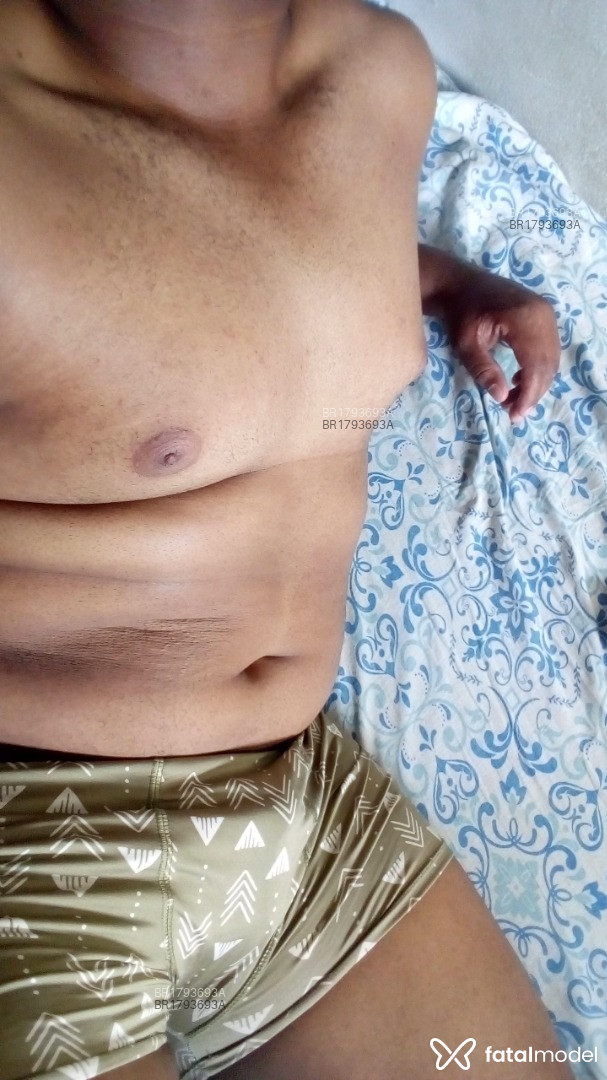 Acompanhante homem com cabelo castanho de olhos mel em Goiânia - Maurício Dias