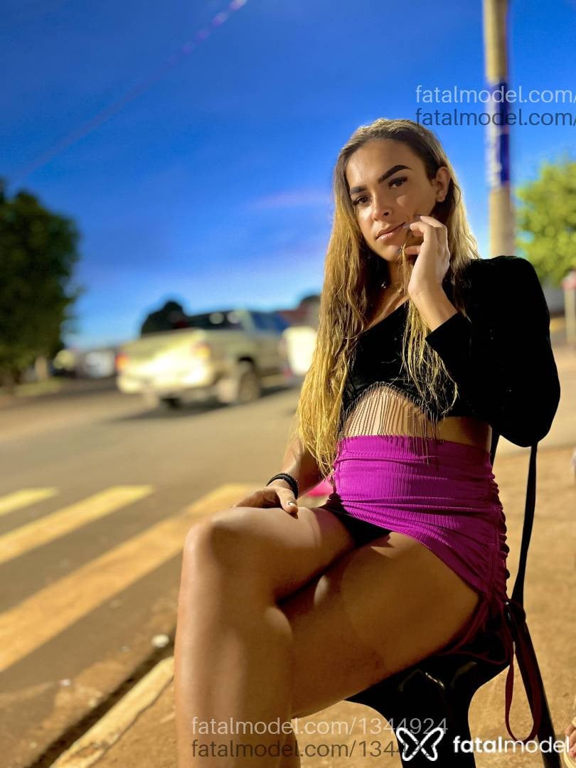 Acompanhante mulher trans loira (o) de olhos castanhos em Inocência - Vicc Perry