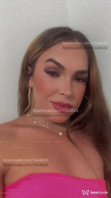 Acompanhante mulher trans loira (o) de olhos castanhos em Inocência - Vicc Perry
