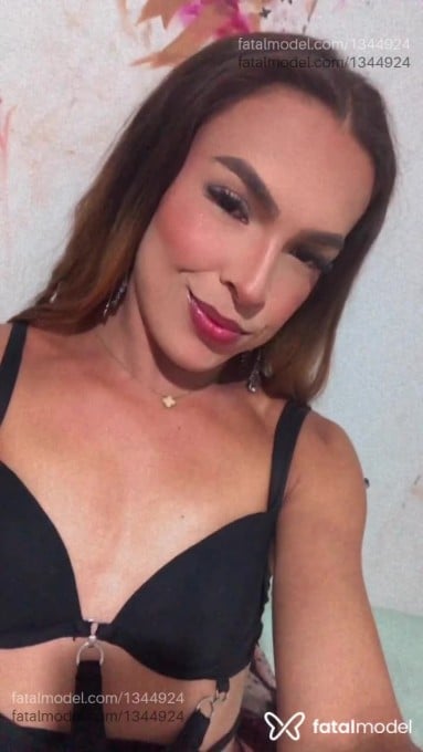 Acompanhante mulher trans loira (o) de olhos castanhos em Inocência - Vicc Perry
