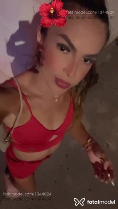 Acompanhante mulher trans loira (o) de olhos castanhos em Inocência - Vicc Perry