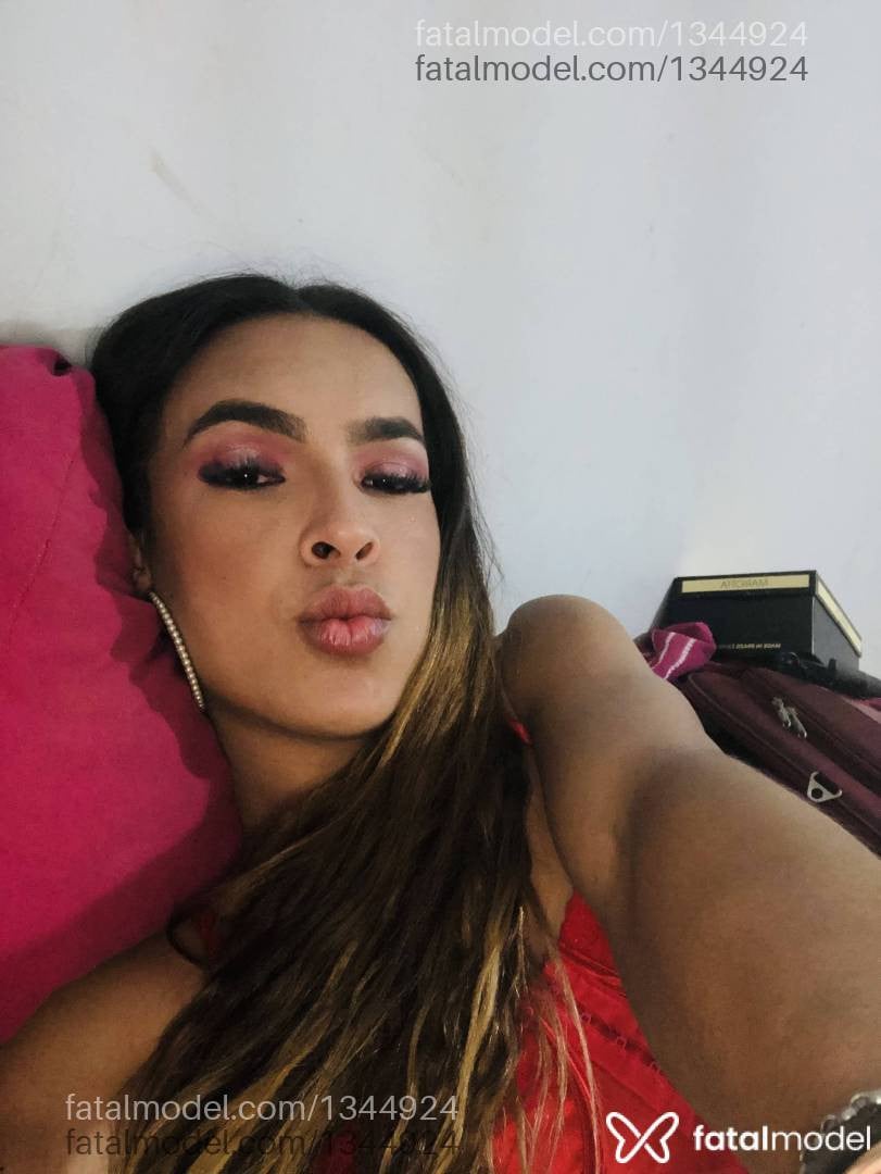 Acompanhante mulher trans loira (o) de olhos castanhos em Inocência - Vicc Perry