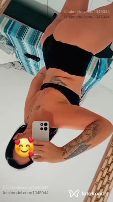 Acompanhante mulher com cabelo castanho de olhos pretos em Belo Jardim Acompanhante mulher com cabelo castanho de olhos pretos em Belo Jardim - Julia