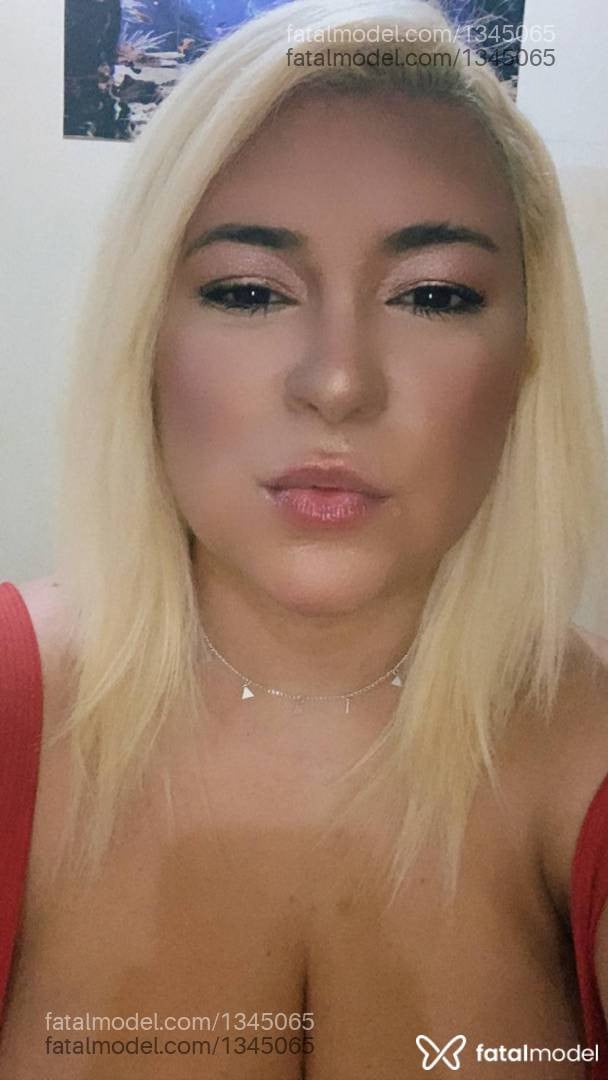 Acompanhante mulher ruiva (o) de olhos castanhos em Cabo Frio - Nicole leite