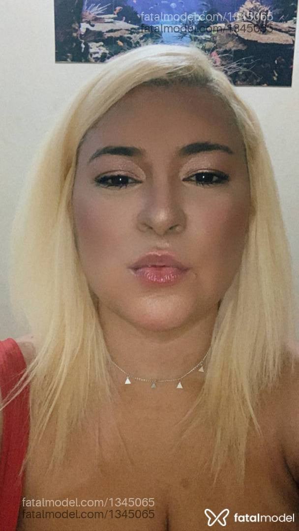 Acompanhante mulher ruiva (o) de olhos castanhos em Cabo Frio - Nicole leite