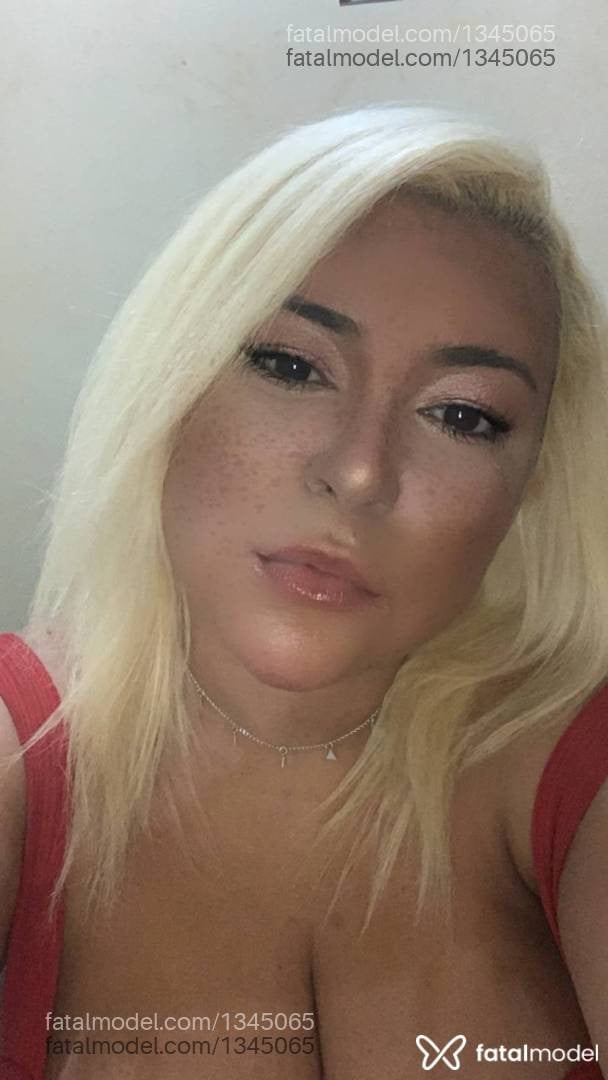Acompanhante mulher ruiva (o) de olhos castanhos em Cabo Frio - Nicole leite