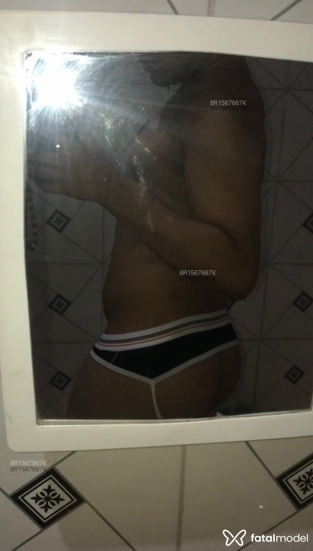 Acompanhante homem com cabelo castanho de olhos castanhos em Goiânia - THIAGO