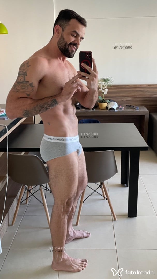 Acompanhante homem com cabelo castanho de olhos castanhos em Florianópolis - Geovane Henrique