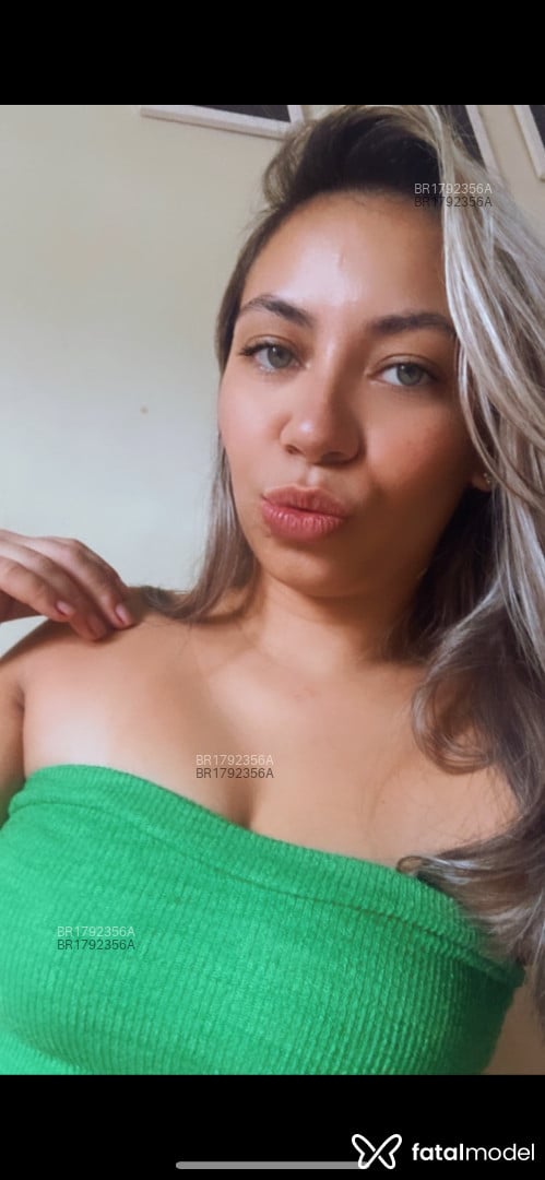 Acompanhante mulher loira (o) de olhos verdes em Rio de Janeiro Acompanhante mulher loira (o) de olhos verdes em Rio de Janeiro - PRISCILLA