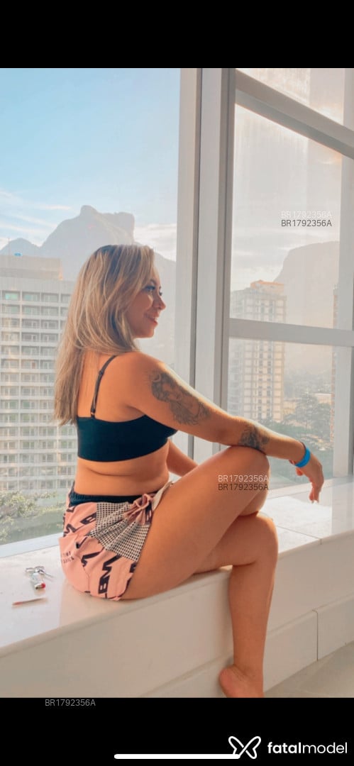 Acompanhante mulher loira (o) de olhos verdes em Rio de Janeiro Acompanhante mulher loira (o) de olhos verdes em Rio de Janeiro - PRISCILLA