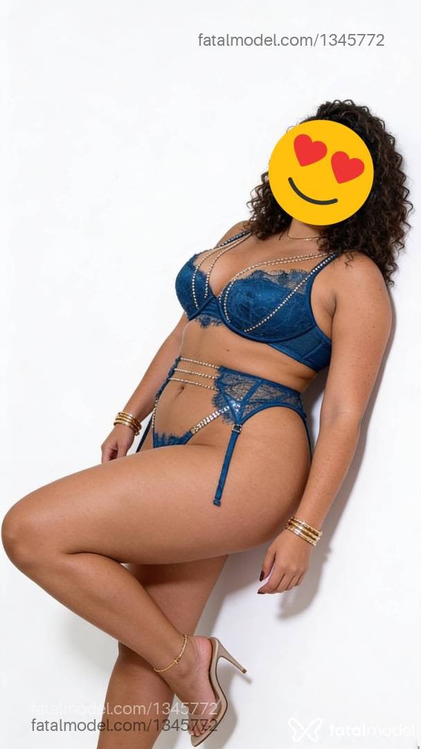 Acompanhante mulher com cabelo castanho de olhos castanhos - Patrícia Barcellos