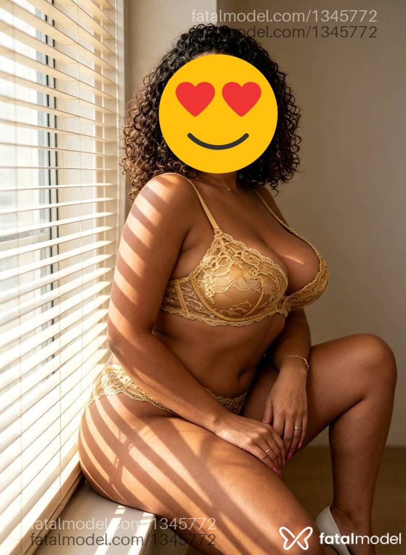 Acompanhante mulher com cabelo castanho de olhos castanhos - Patrícia Barcellos