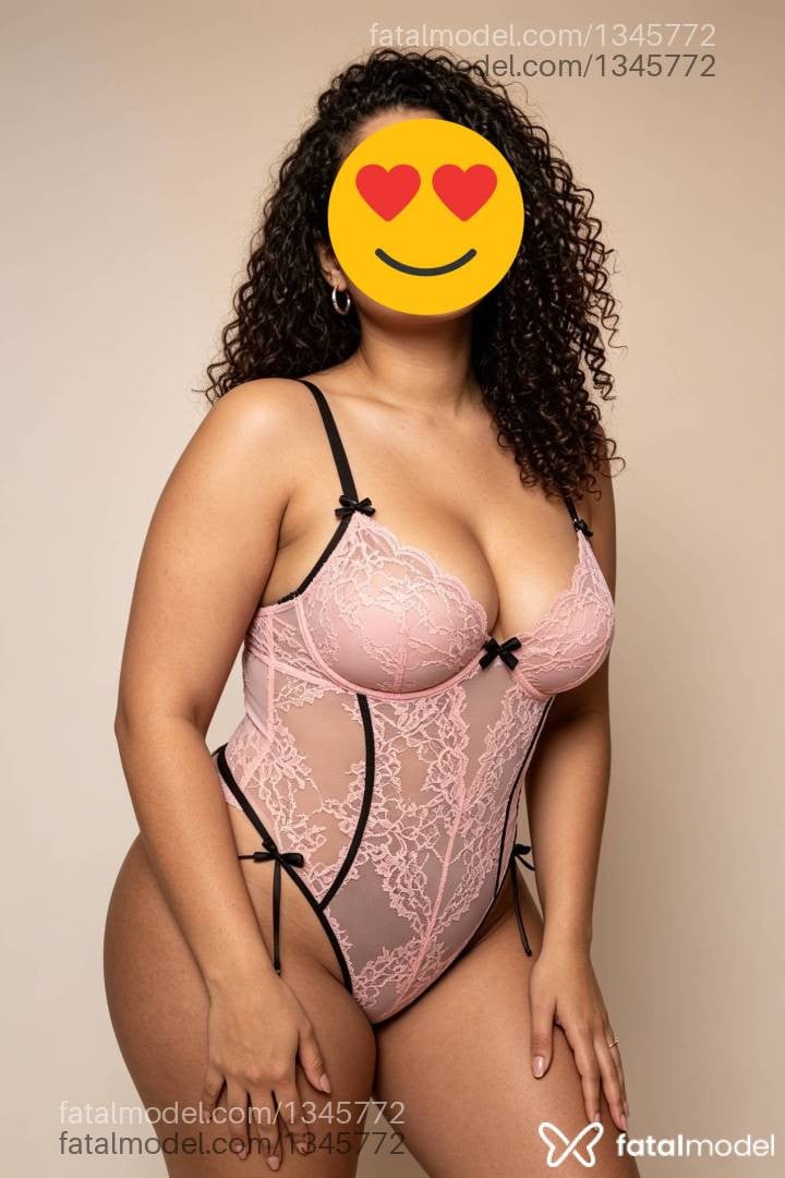 Acompanhante mulher com cabelo castanho de olhos castanhos - Patrícia Barcellos