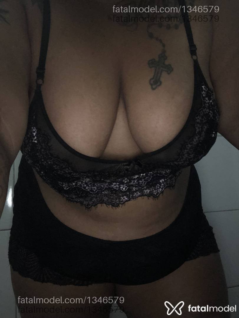 Acompanhante mulher com cabelo castanho de olhos castanhos em Ribeirão das Neves - Natasha