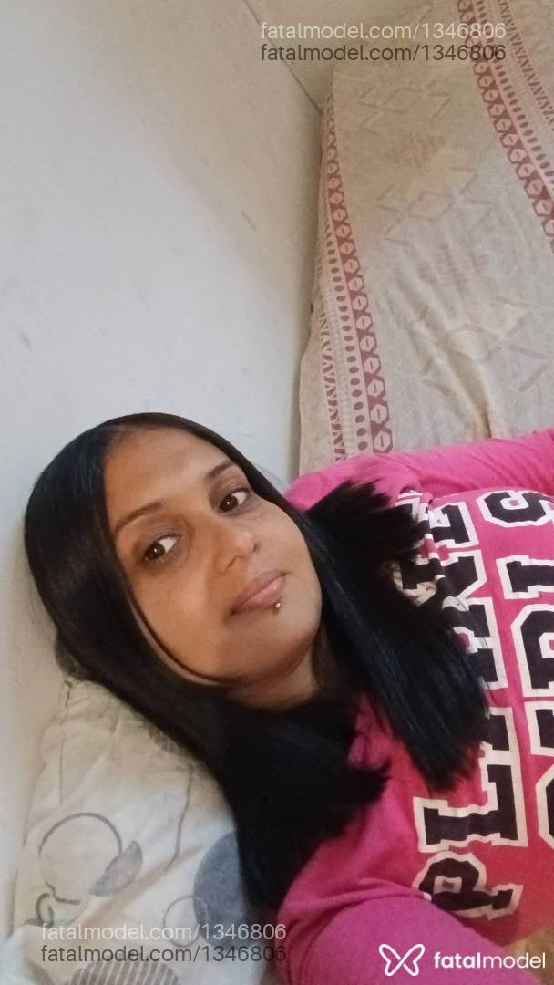 Acompanhante mulher morena (o) de olhos castanhos - Laura