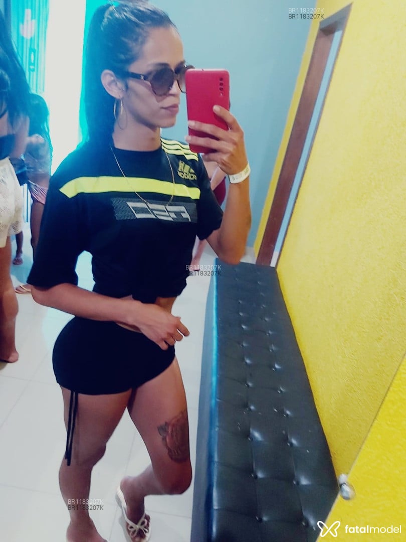 Acompanhante homem trans morena (o) de olhos castanhos em Nova Mutum - Geovana Fernandes