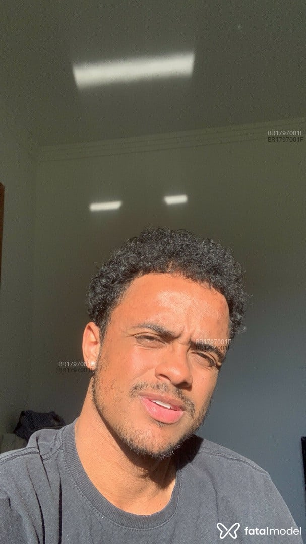 Acompanhante homem morena (o) de olhos pretos em São Paulo - Kidblack