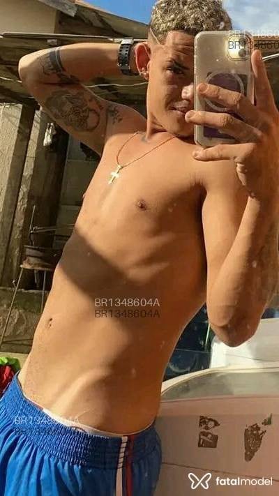 Acompanhante homem com cabelo castanho de olhos castanhos em Goiânia - Hitallo