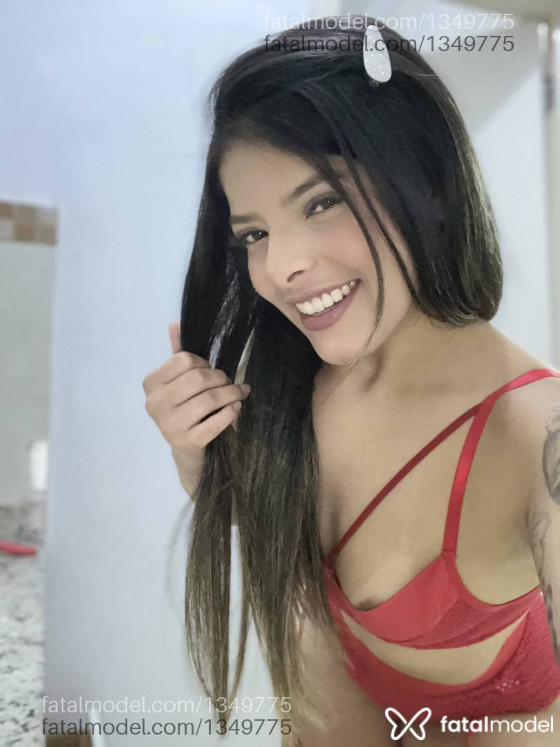 Acompanhante mulher loira (o) de olhos pretos em São Carlos - Mirela Liz