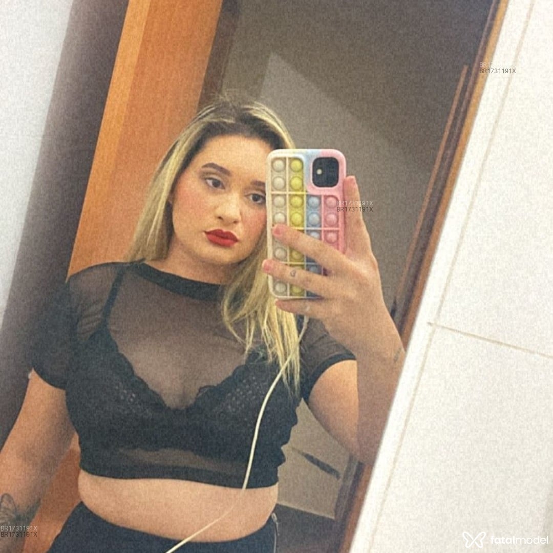 Acompanhante mulher loira (o) de olhos castanhos em Guaíra Acompanhante mulher loira (o) de olhos castanhos em Guaíra - Renata
