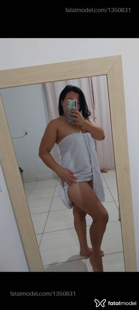 Acompanhante mulher morena (o) de olhos castanhos - Erica
