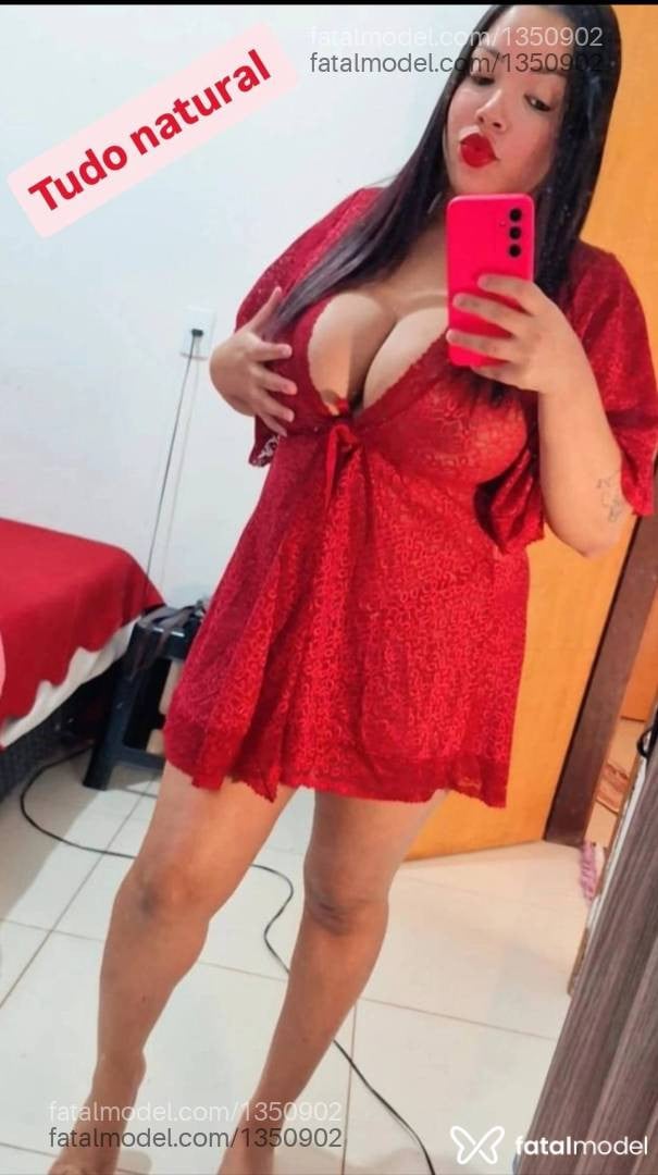Acompanhante mulher ruiva (o) de olhos castanhos - Leona