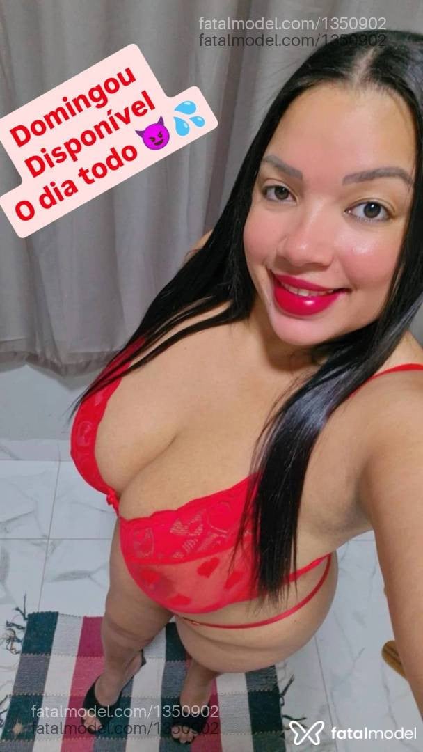 Acompanhante mulher ruiva (o) de olhos castanhos - Leona