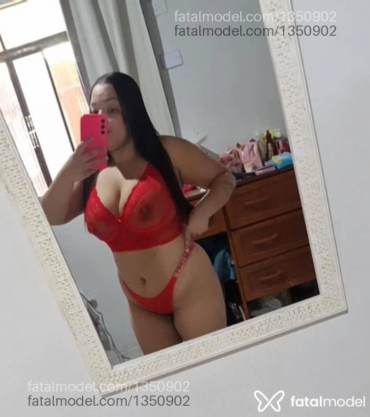 Acompanhante mulher ruiva (o) de olhos castanhos - Leona