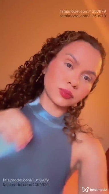 Acompanhante mulher com cabelo castanho de olhos castanhos em Campinas Acompanhante mulher com cabelo castanho de olhos castanhos em Campinas - BiaFerraz