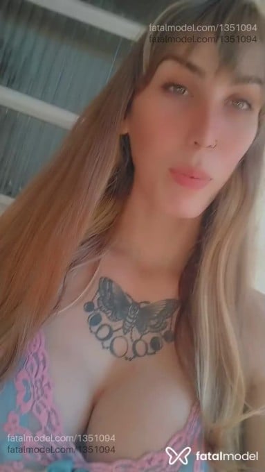 Acompanhante mulher trans loira (o) de olhos verdes em Aparecida de Goiânia Acompanhante mulher trans loira (o) de olhos verdes em Aparecida de Goiânia - Anna Julia