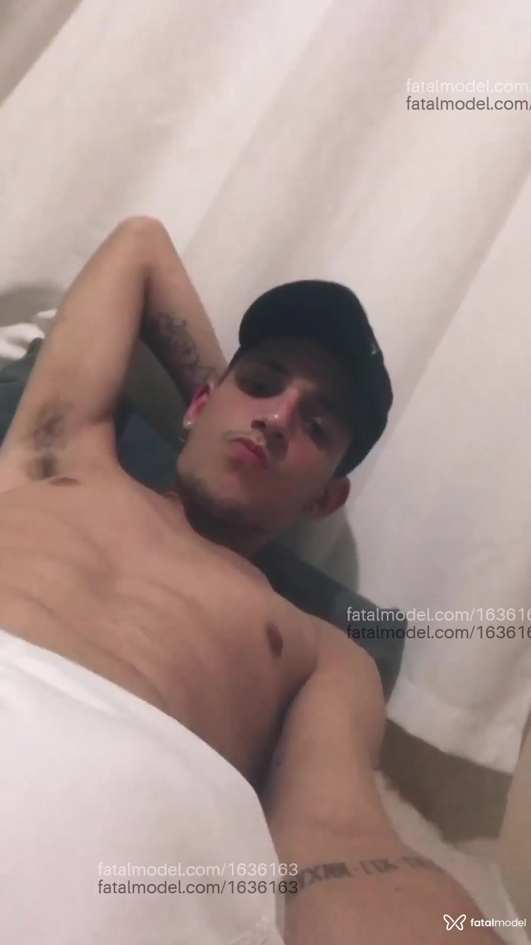 Acompanhante homem com cabelo castanho de olhos castanhos em Montes Claros Acompanhante homem com cabelo castanho de olhos castanhos em Montes Claros - STiago